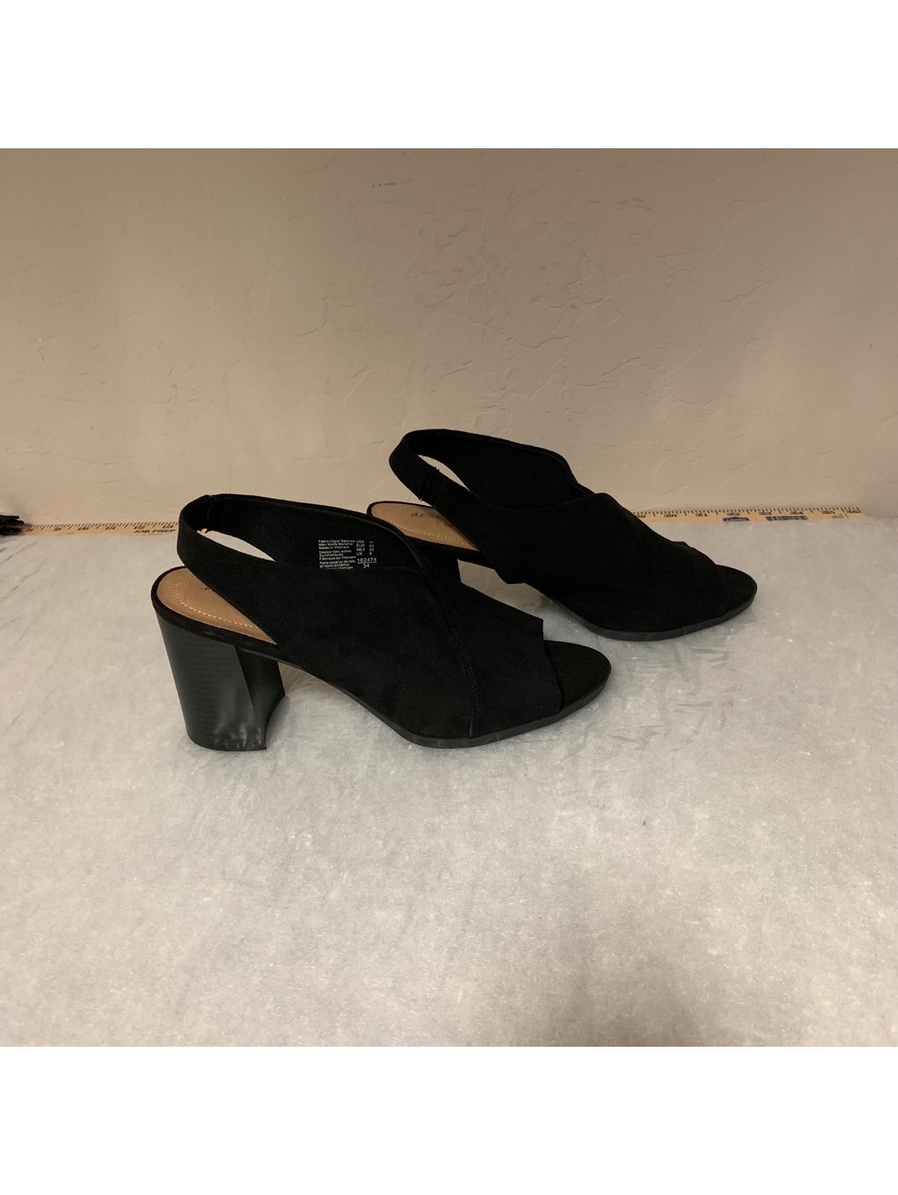 LifeStride black slingback peep toe block heel sandals size 11